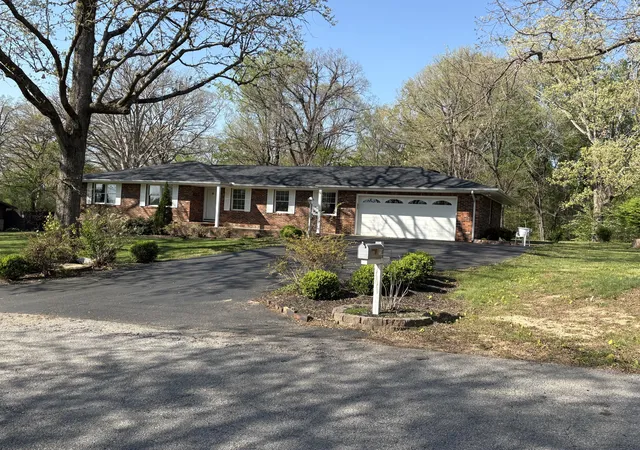 Single family home for sale at 116 Edgewood Dr, Cadiz, KY 42211 | MLS# 26018621