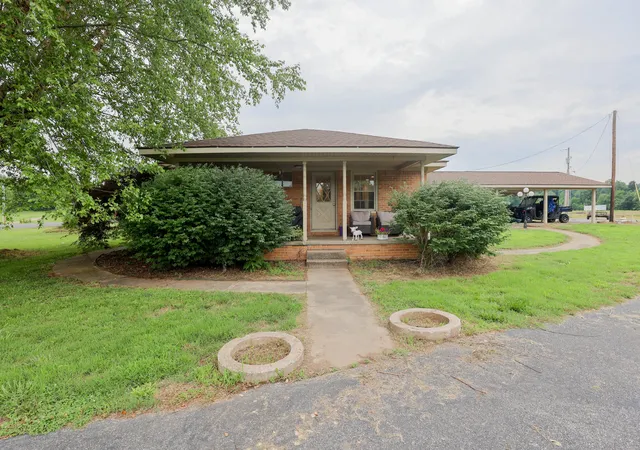 Photo 4 of Sale Pending at 3272 Tom Ln Rd, Benton, KY 42025 | MLS# 26017310 | Listing updated on 2026-07-17