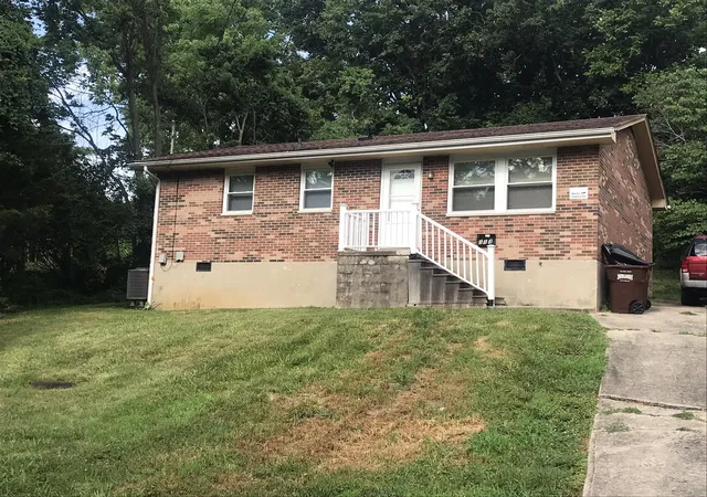 Homes for sale in Mount Sterling, KY | 113 Tenny Ave, Mount Sterling, KY 40353 | MLS# 26016841