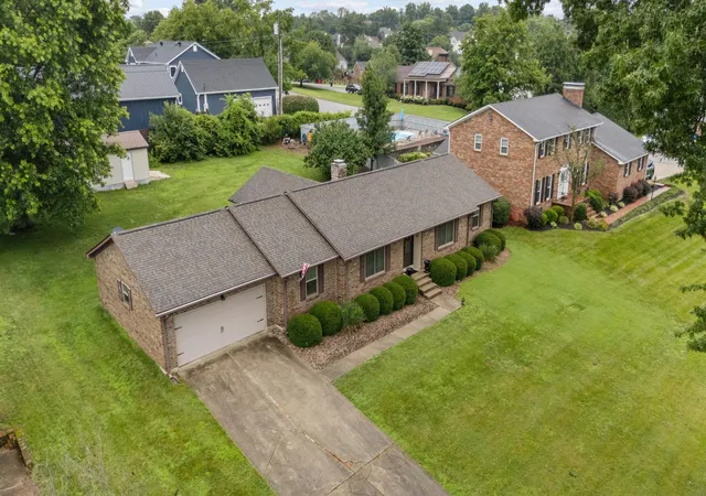Homes for sale in Winchester, KY | 215 Delaplain Rd, Winchester, KY 40391 | MLS# 26016762