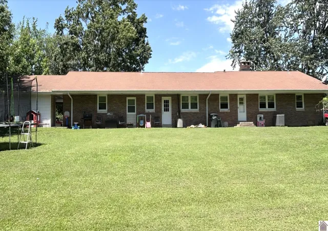 Homes for sale in Paducah, KY | 190 & 192 Pecan Dr, Paducah, KY 42001 | MLS# 26017273