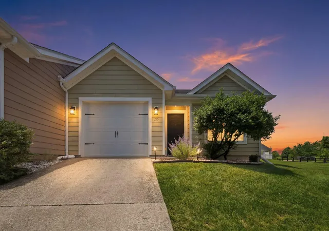 Homes for sale in Frankfort, KY | 215 Charleston Ct, Frankfort, KY 40601 | MLS# 26016925