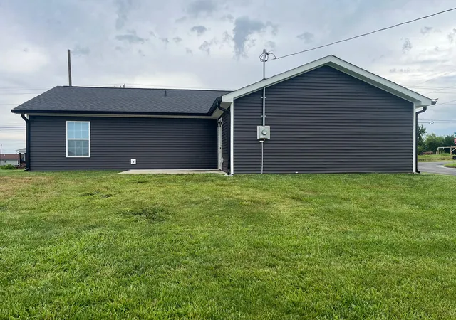 Homes for sale in Mayfield, KY | 303 N 5Th St, Mayfield, KY 42066 | MLS# 26017435