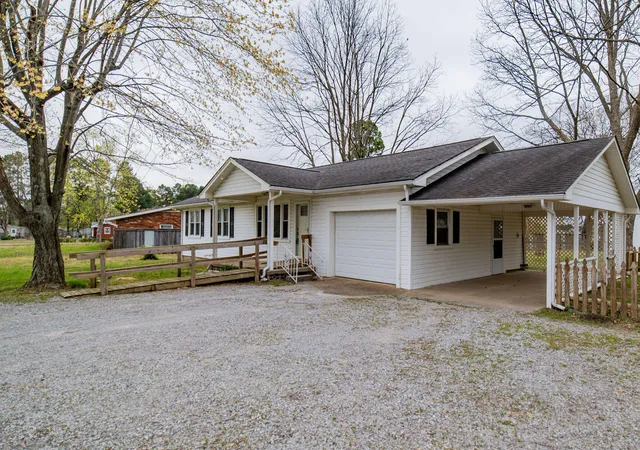 Homes for sale in Benton, KY | 1731 Us Hwy 68, Benton, KY 42025 | MLS# 26016829