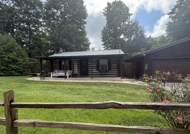 Photo 1 of Single family home for sale at 1227 Fount Hubbard Rd, London, KY 40741 | MLS# 26016786 | Listing updated on 2026-10-19