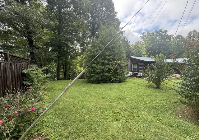 Photo 4 of Single family home for sale at 1227 Fount Hubbard Rd, London, KY 40741 | MLS# 26016786 | Listing updated on 2026-10-19