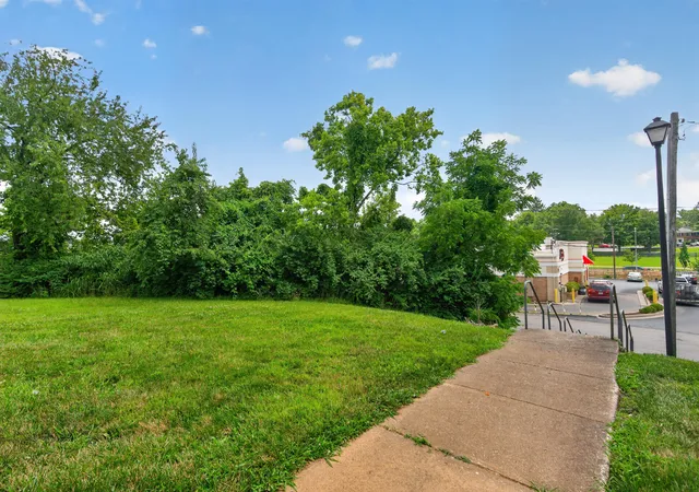 Homes for sale in Lexington, KY | 857 Malabu Drive, Lexington, KY 40502 | Houzeo
