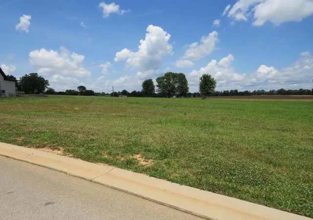 Homes for sale in Hopkinsville, KY | 404 Meadow Glenn Ln, Hopkinsville, KY 42240 | MLS# 26016861