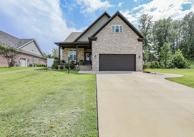 Homes for sale in Paducah, KY | 145 Falling Brook Dr, Paducah, KY 42003 | MLS# 26017025