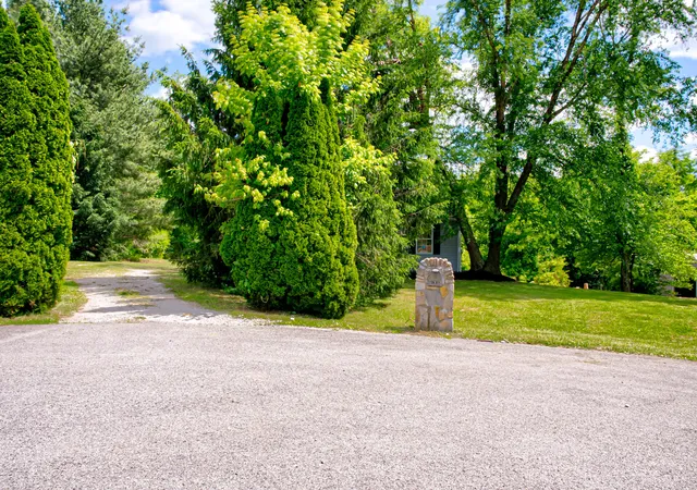 Photo 3 of Sale Pending at 138 Kimberly Ct, Taylorsville, KY 40071 | MLS# 26017117 | Listing updated on 2026-10-06