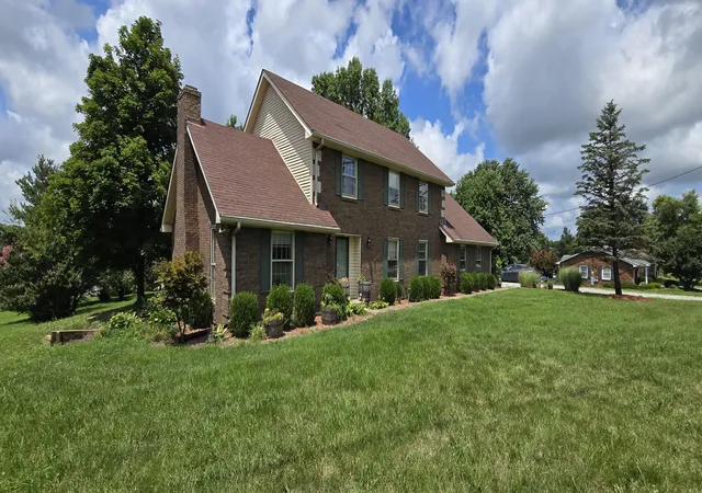 Photo 1 of Single family home for sale at 184 Old Bloomfield Rd, Bardstown, KY 40004 | MLS# 26016875 | Listing updated on 2026-10-13