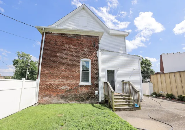Photo 3 of Single family home for sale at 807 & 815 Jefferson St, Paducah, KY 42001 | MLS# 26017347 | Listing updated on 2026-08-21