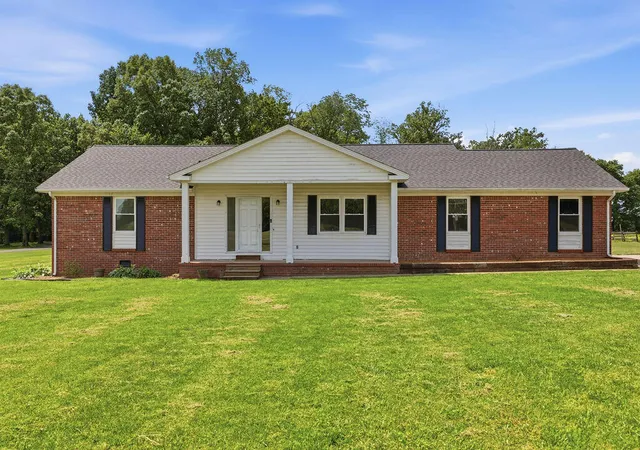 Photo 1 of Single family home for sale at 391 Ezell Rd, Murray, KY 42071 | MLS# 26016913 | Listing updated on 2026-07-20