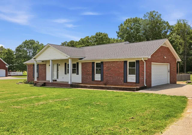 Photo 2 of Single family home for sale at 391 Ezell Rd, Murray, KY 42071 | MLS# 26016913 | Listing updated on 2026-07-20