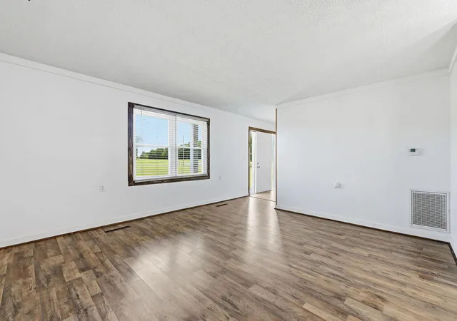 Photo 3 of Single family home for sale at 391 Ezell Rd, Murray, KY 42071 | MLS# 26016913 | Listing updated on 2026-07-20