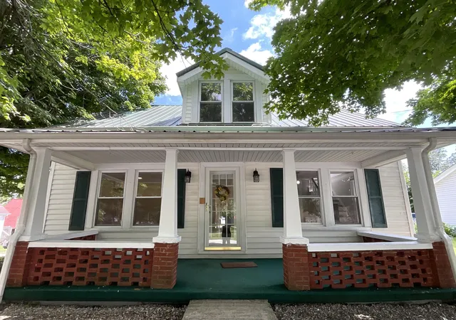 Homes for sale in Sharpsburg, KY | 728 Main St, Sharpsburg, KY 40374 | MLS# 26017871