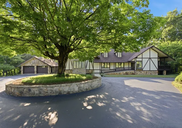 3rd image of 305 Beech St, Monticello, KY 42633 | MLS# 26016949