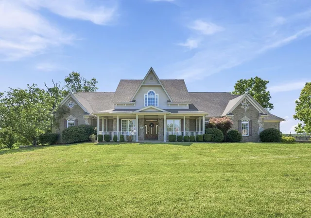Photo 1 of Single family home for sale at 106 Stirling Ln, Versailles, KY 40383 | MLS# 26017108 | Listing updated on 2026-07-19