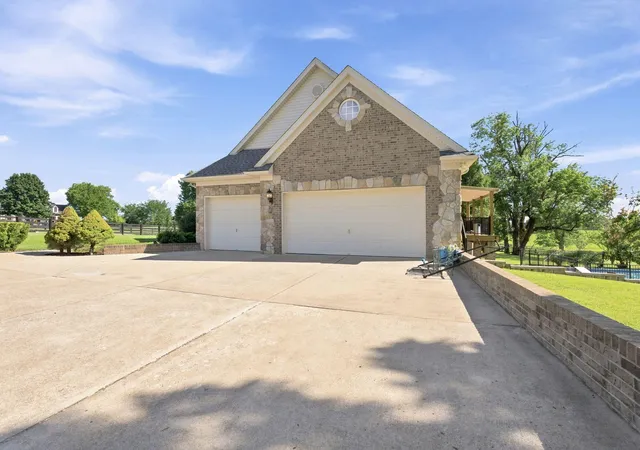 Photo 50 of Single family home for sale at 106 Stirling Ln, Versailles, KY 40383 | MLS# 26017108 | Listing updated on 2026-07-19