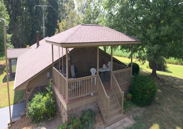 Photo 4 of House for sale at 7146 Kirksey Hwy, Benton, KY 42025 | MLS# 26017030 | Listing updated on 2026-10-01