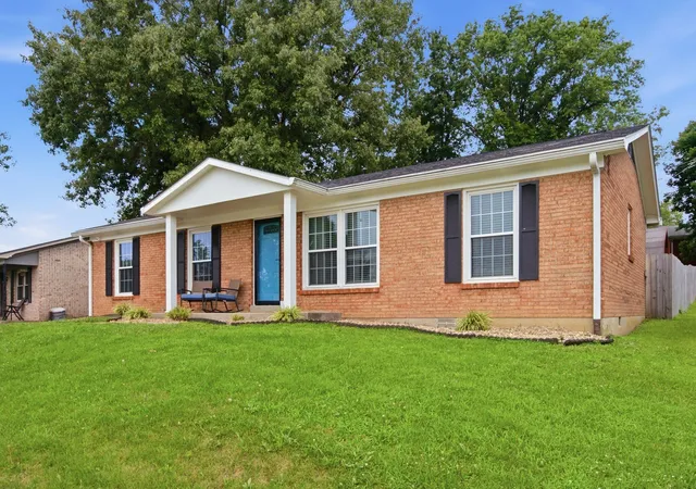 2nd image of 304 Sandra Dr, Winchester, KY 40391 | MLS# 26016975