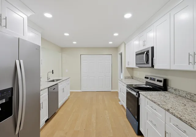Photo 3 of Single family home for sale at 1147 Athenia Dr, Lexington, KY 40504 | MLS# 26017388 | Listing updated on 2026-10-20