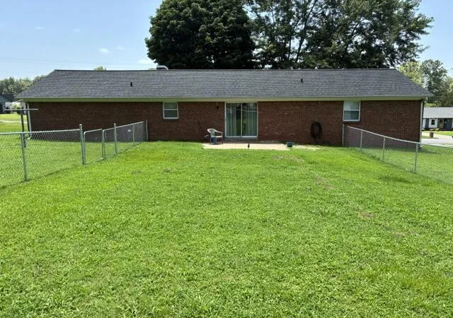 Homes for sale in Mayfield, KY | 307 Heritage Dr, Mayfield, KY 42066 | MLS# 26017074