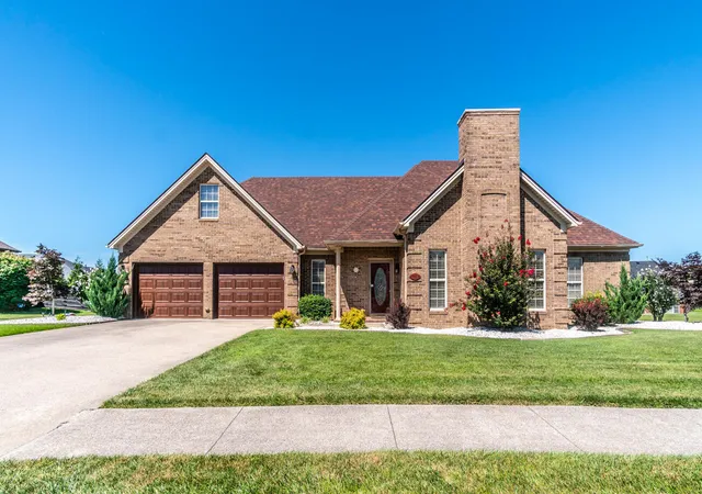 Homes for sale in Richmond, KY | 114 Castlewood Dr, Richmond, KY 40475 | MLS# 26018397