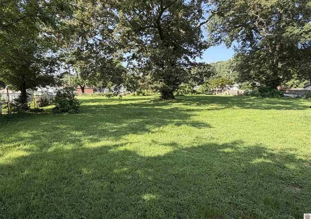 15th image of 3032 Mayfield Rd, Paducah, KY 42003 | MLS# 26018032