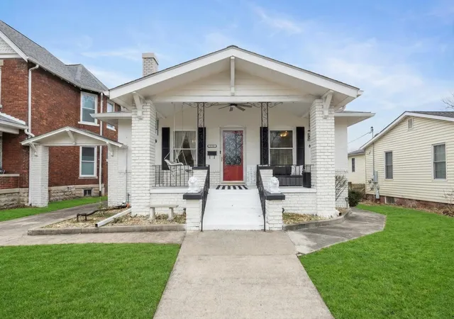Photo 1 of Single family home for sale at 1128 Jefferson St, Paducah, KY 42001 | MLS# 26018576 | Listing updated on 2026-09-10