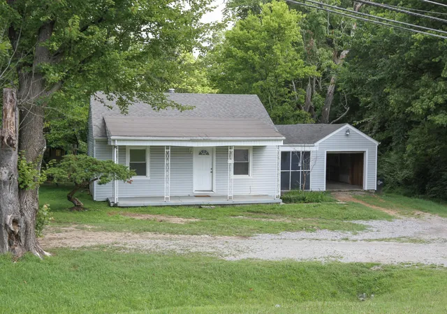 Homes for sale in Paducah, KY | 4955 Blandville Rd, Paducah, KY 42001 | MLS# 26017059