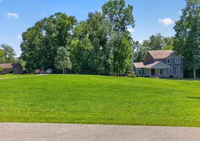 Photo 3 of Sale Pending at 311 Lakeland Dr, Harrodsburg, KY 40330 | MLS# 26018609 | Listing updated on 2026-09-09