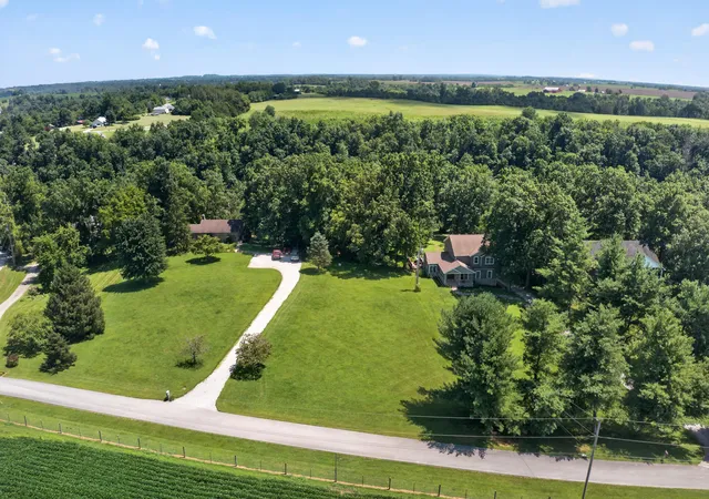 Photo 4 of Sale Pending at 311 Lakeland Dr, Harrodsburg, KY 40330 | MLS# 26018609 | Listing updated on 2026-10-13