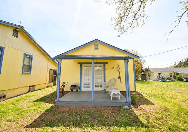 Homes for sale in Murray, KY | 1119 Rowlett Trl, Murray, KY 42071 | MLS# 26017749
