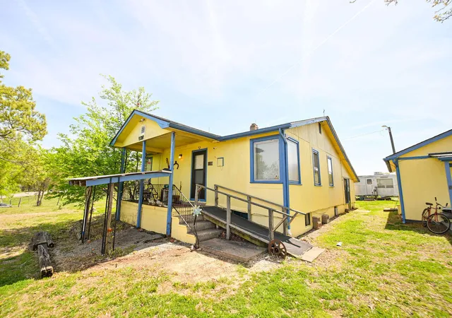 Homes for sale in Murray, KY | 1119 Rowlett Trl, Murray, KY 42071 | MLS# 26017749