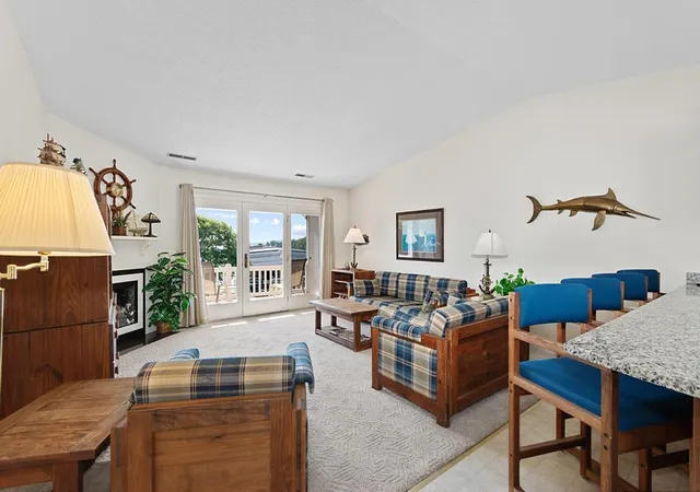 Listing Photo 5 - Condo for sale in building located at 108 Grn Turtle Bay Dr, Grand Rivers, KY 42045