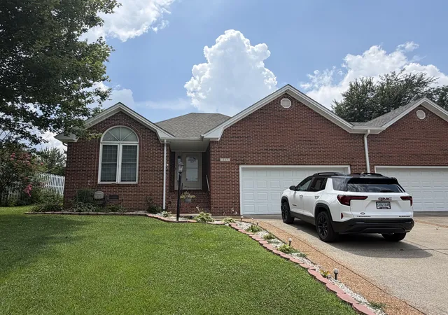 Homes for sale in Paducah, KY | 227 Grace Nell Dr, Paducah, KY 42003 | MLS# 26017141