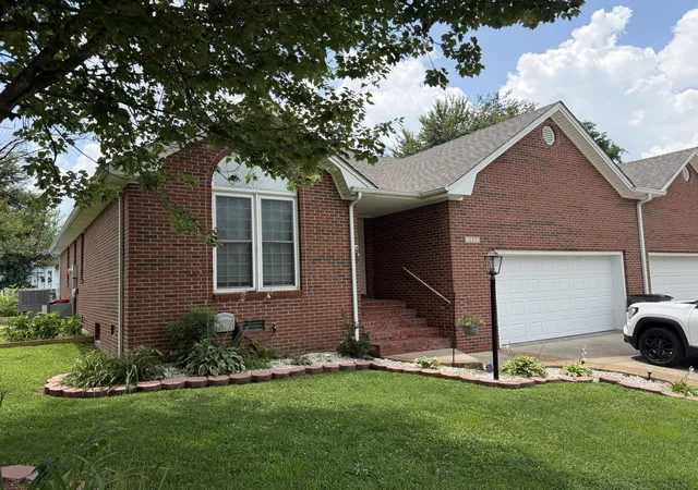 Homes for sale in Paducah, KY | 227 Grace Nell Dr, Paducah, KY 42003 | MLS# 26017141