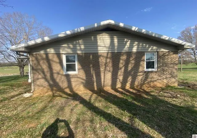 Homes for sale in Cadiz, KY | 2135 Old Canton Pike, Cadiz, KY 42211 | MLS# 26017150
