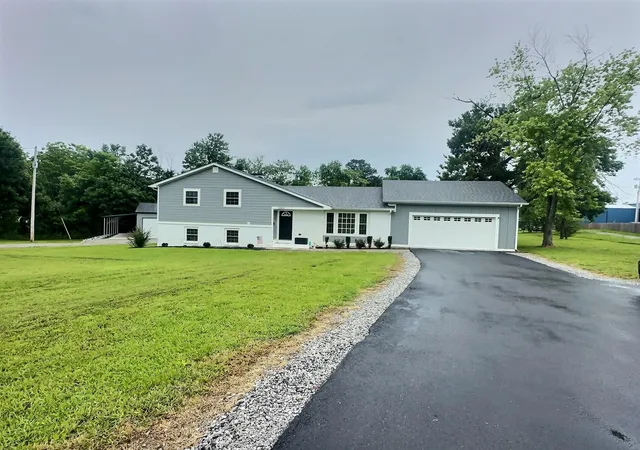 Homes for sale in Mayfield, KY | 2063 Kentucky 58, Mayfield, KY 42066 | MLS# 26017192