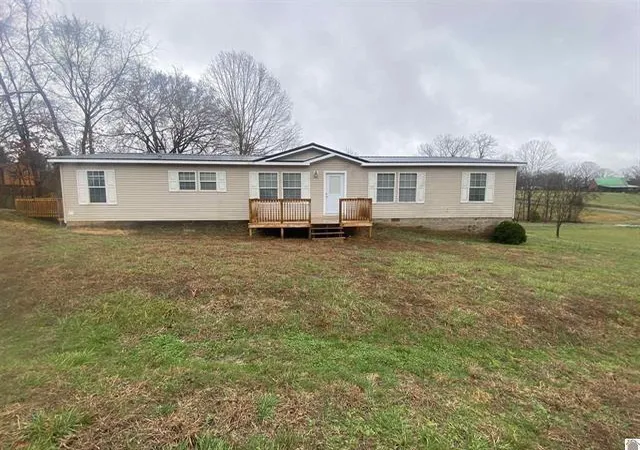 Homes for sale in Cadiz, KY | 464 Birdsong Dr, Cadiz, KY 42211 | MLS# 26017183
