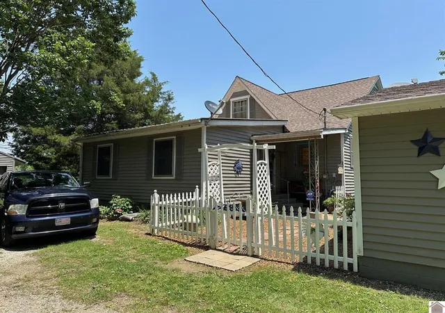 Photo 3 of Single family home for sale at 9047 E Kentucky 94, Fulton, KY 42041 | MLS# 26017188 | Listing updated on 2026-07-09