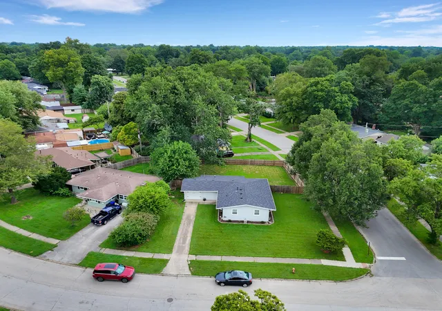 Homes for sale in Louisville, KY | 3131 Radiance Rd, Louisville, KY 40220 | MLS# 26017220