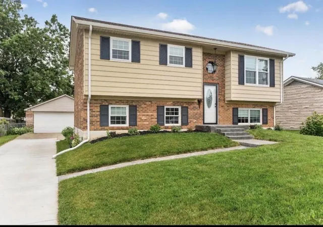 Single family home for sale at 515 Pinoak Dr, Nicholasville, KY 40356 | MLS# 26017351