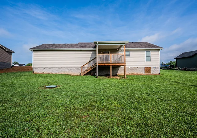 Homes for sale in Smiths Grove, KY | 260 Walnut Grove Dr, Smiths Grove, KY 42171 | MLS# 26017984