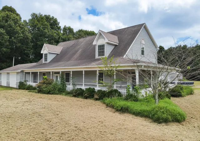 Photo 2 of Single family home for sale at 500 Farm Rd, Sedalia, KY 42079 | MLS# 26017479 | Listing updated on 2026-08-18