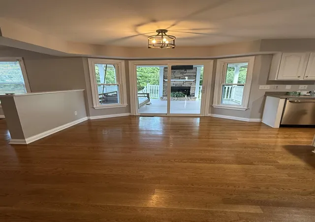 Photo 3 of Sale Pending at 712 Maple Ridge Ln, Lexington, KY 40509 | MLS# 26017266 | Listing updated on 2026-08-20