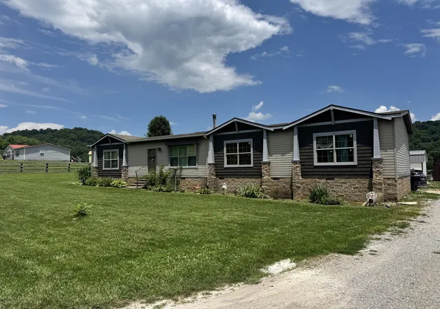 Homes for sale in Mount Vernon, KY | 508 Sunnydale Estates, Mount Vernon, KY 40456 | MLS# 26017594