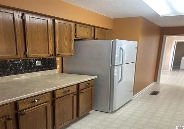 Photo 3 of Sale Pending at 903 Sivley Rd, Hopkinsville, KY 42240 | MLS# 26017321 | Listing updated on 2026-08-28
