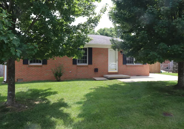 Homes for sale in Nicholasville, KY | 200 Corman Dr, Nicholasville, KY 40356 | MLS# 26017456